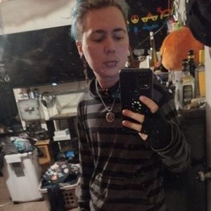 Meet your Posher, Izora